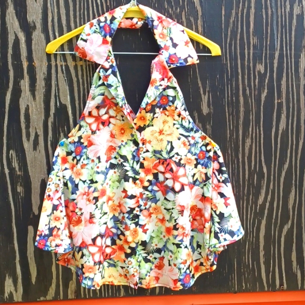Material Girl sleeveless blouse 👚
